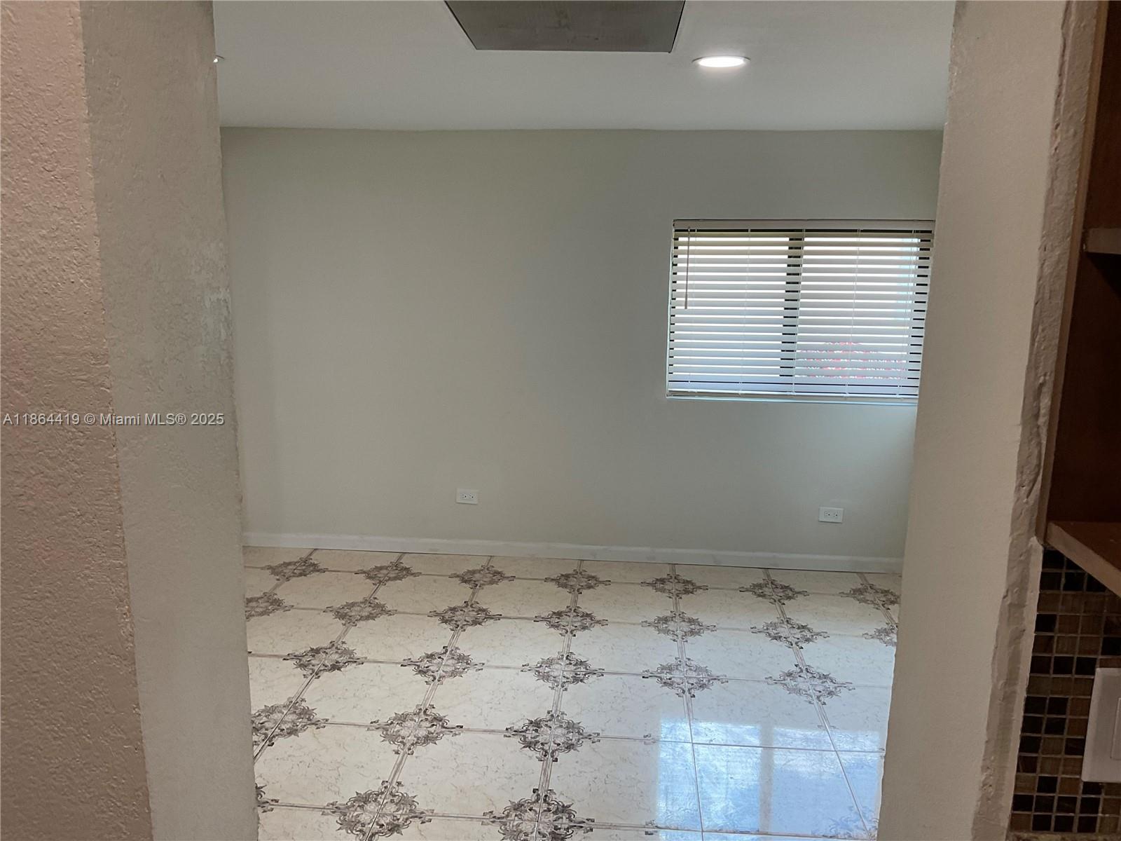 BISCAYNE HIGHLANDS - Residential