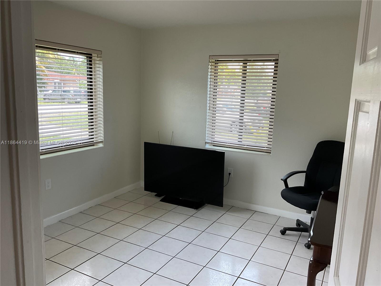 BISCAYNE HIGHLANDS - Residential