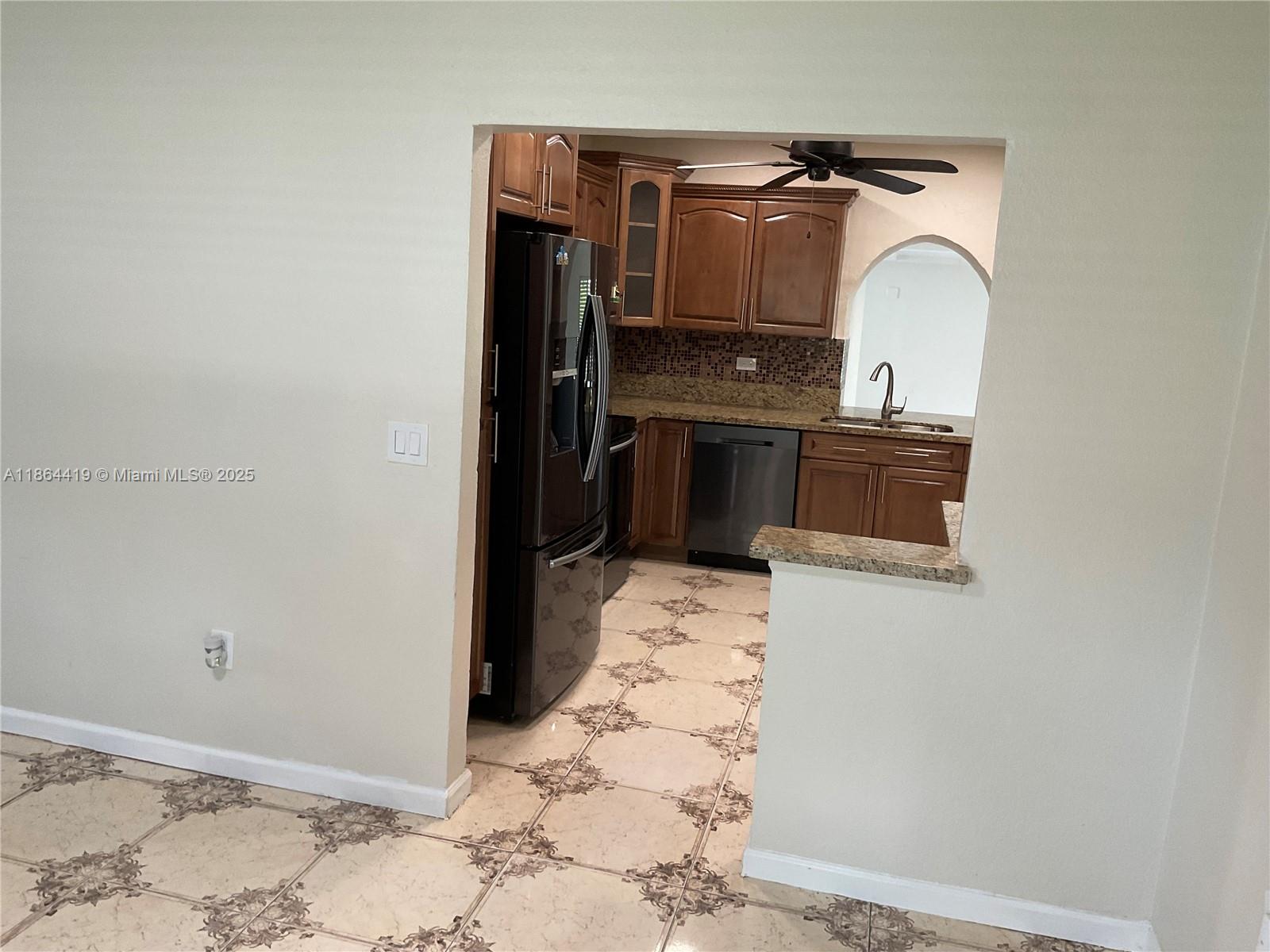 BISCAYNE HIGHLANDS - Residential
