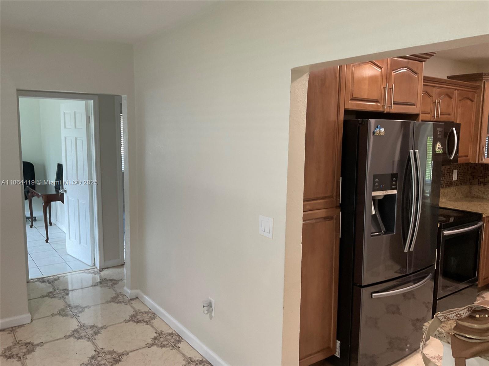 BISCAYNE HIGHLANDS - Residential