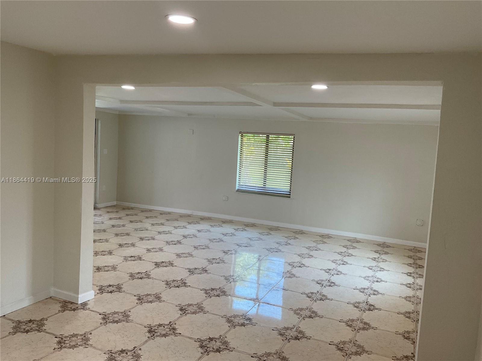 BISCAYNE HIGHLANDS - Residential