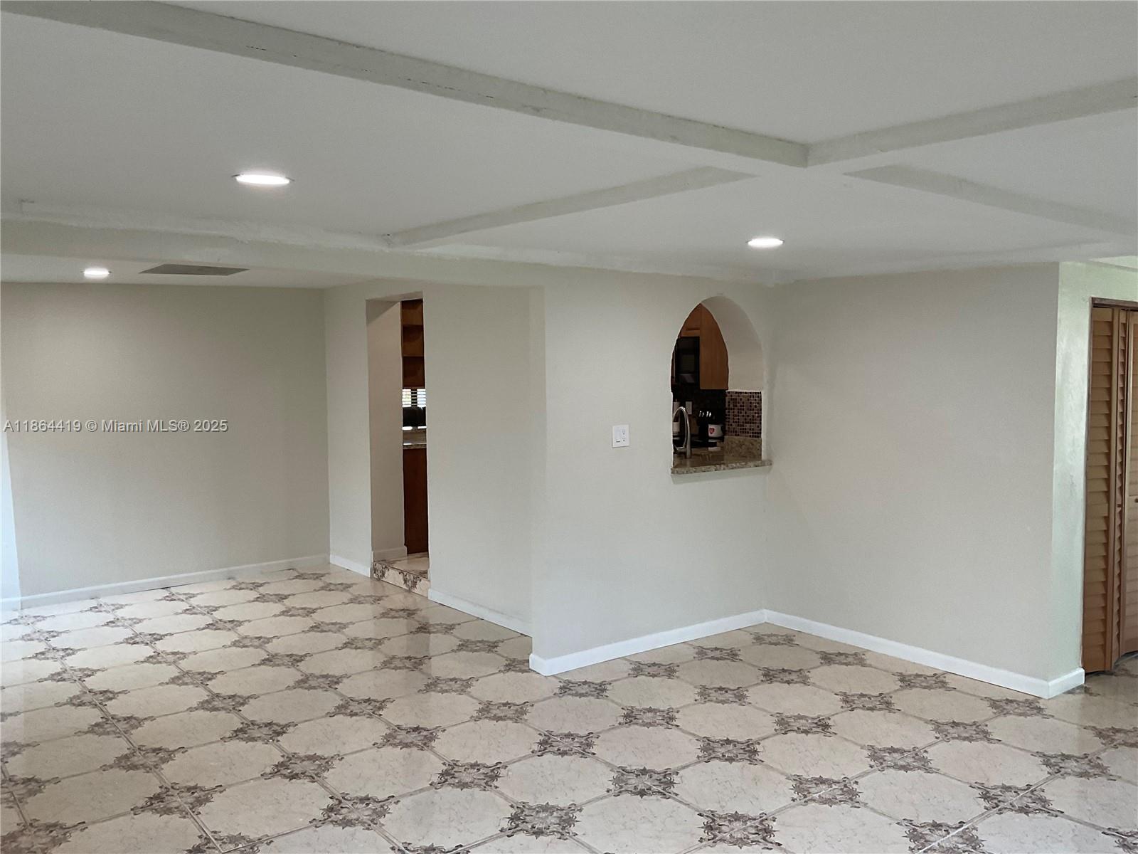 BISCAYNE HIGHLANDS - Residential