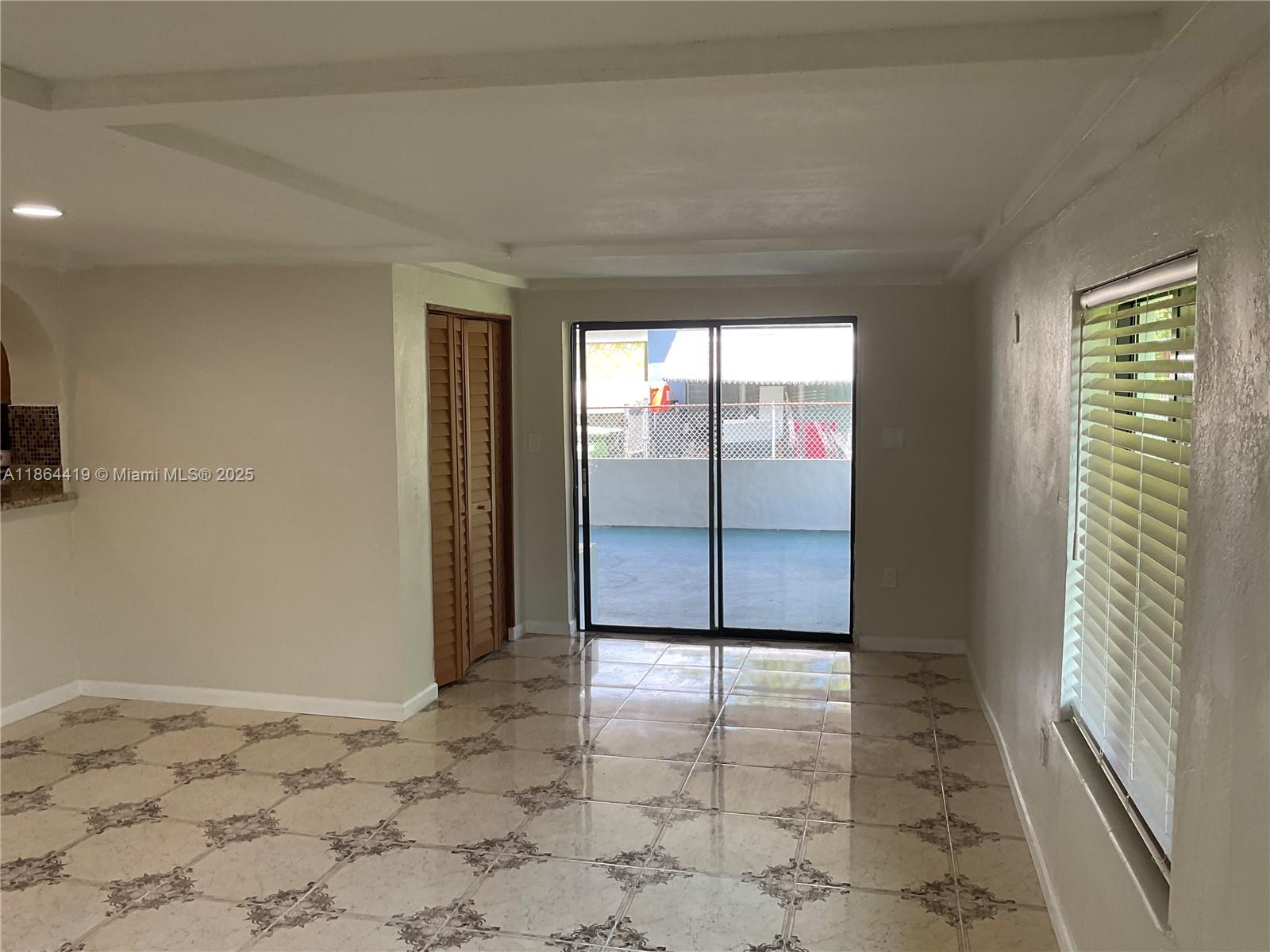 BISCAYNE HIGHLANDS - Residential
