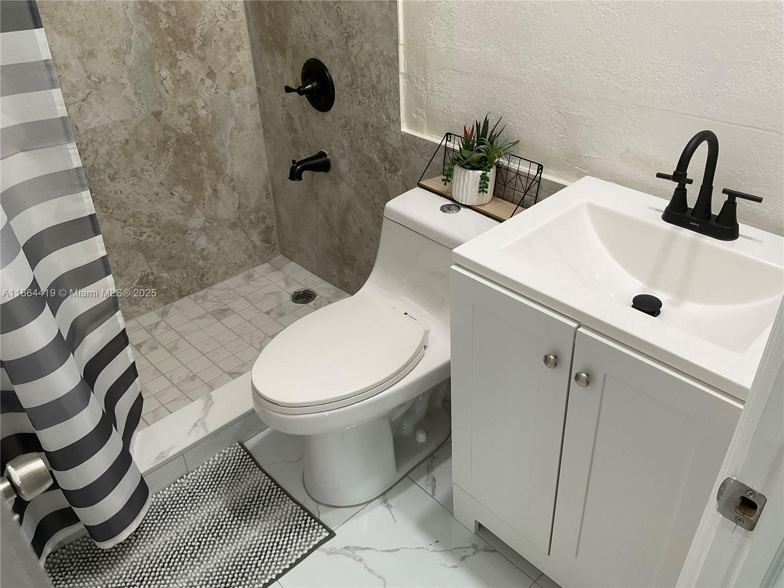 BISCAYNE HIGHLANDS - Residential