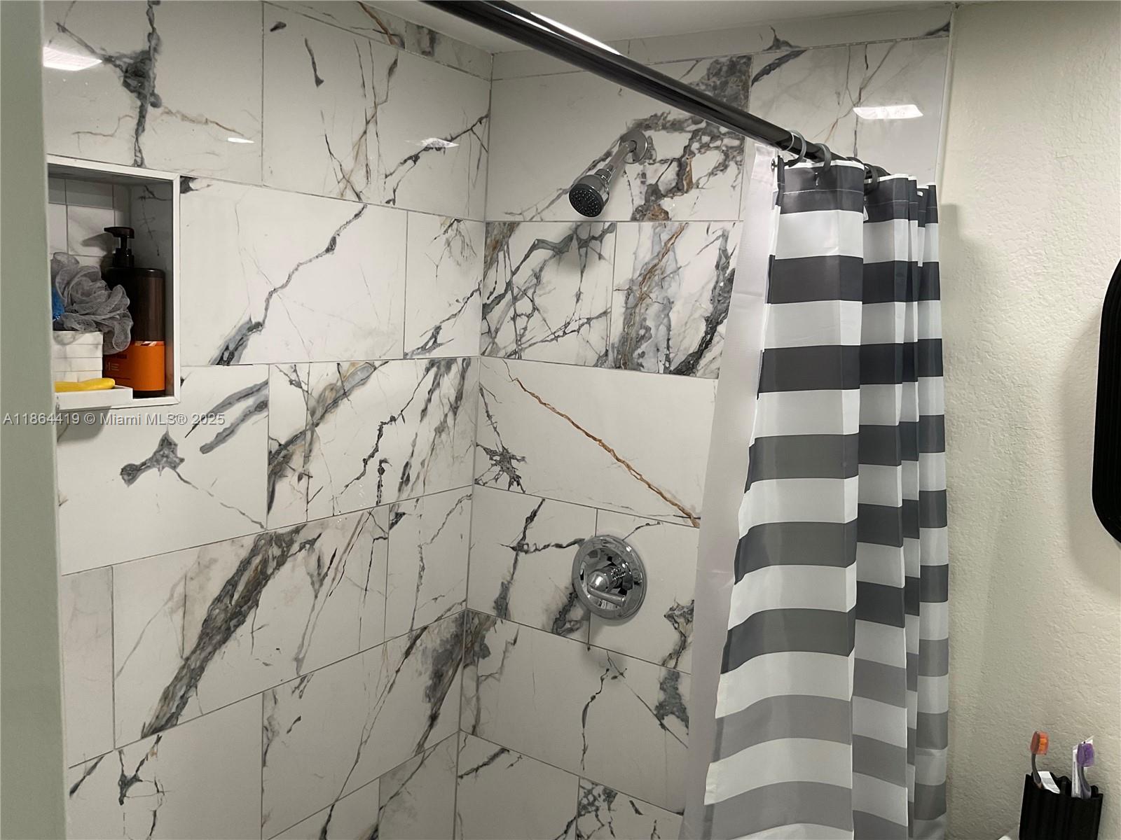 BISCAYNE HIGHLANDS - Residential