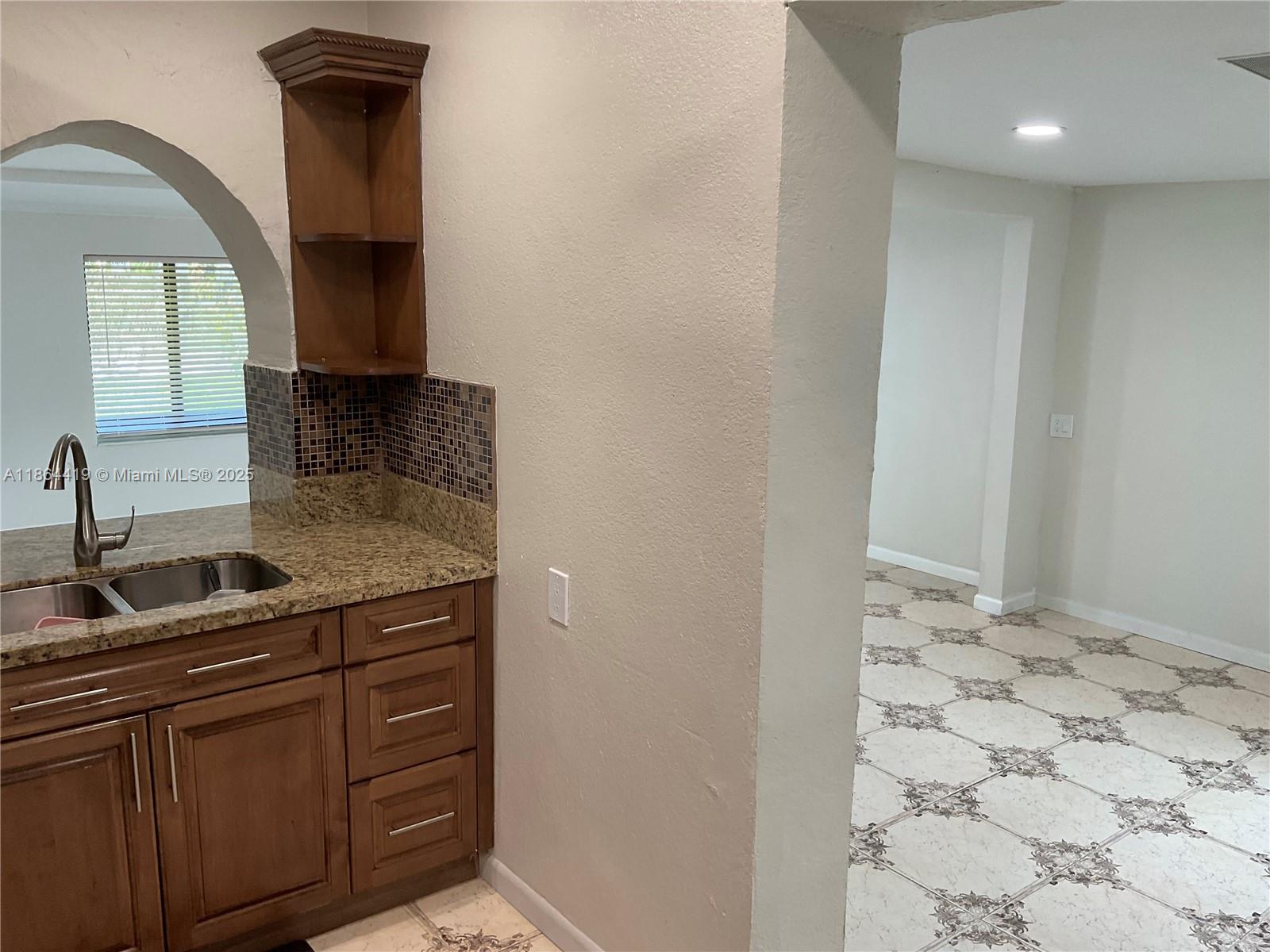 BISCAYNE HIGHLANDS - Residential