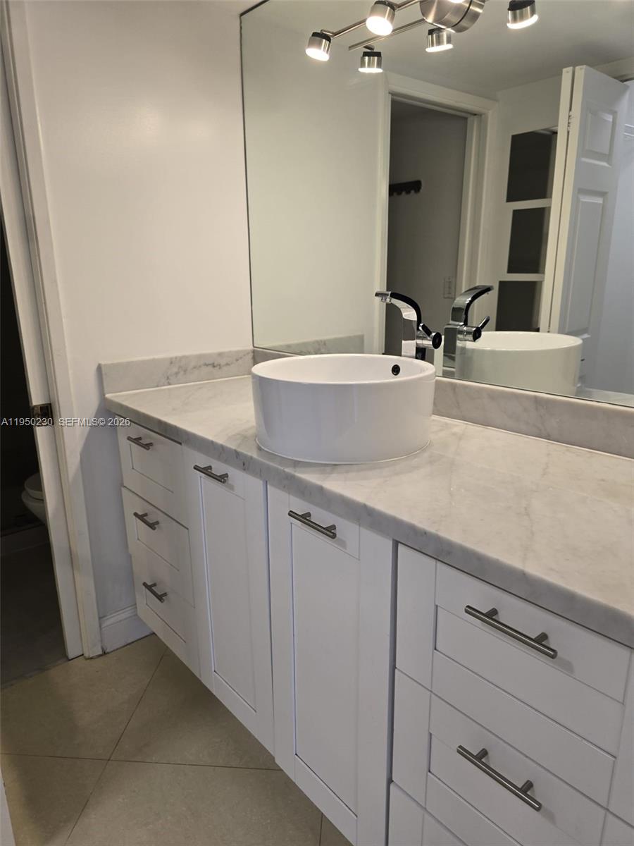 BRICKELL PLACE CONDO - Residential