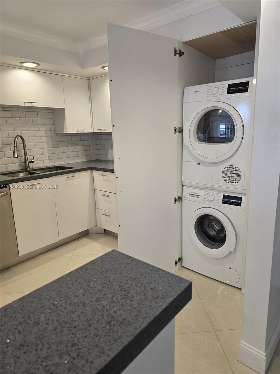 BRICKELL PLACE CONDO - Residential