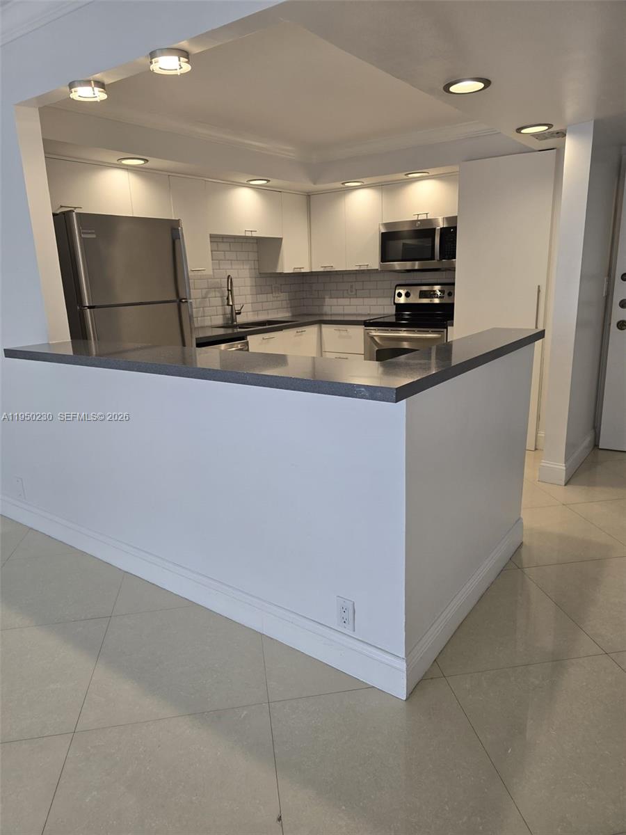 BRICKELL PLACE CONDO - Residential