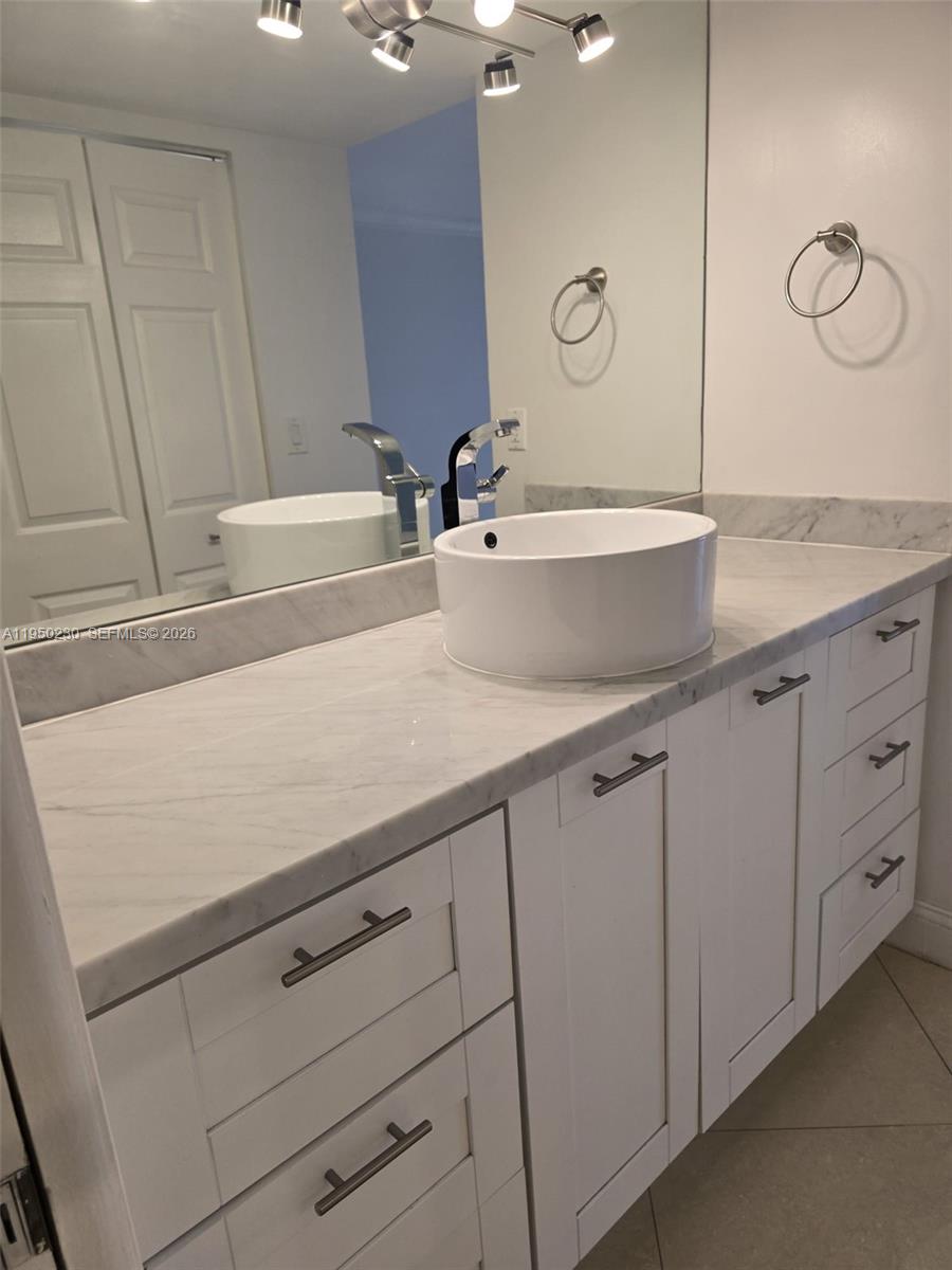 BRICKELL PLACE CONDO - Residential