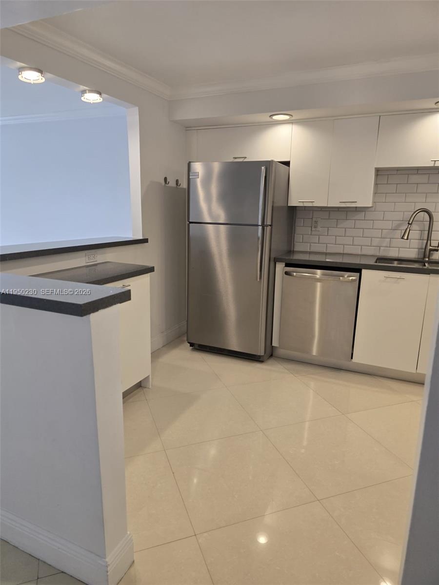 BRICKELL PLACE CONDO - Residential