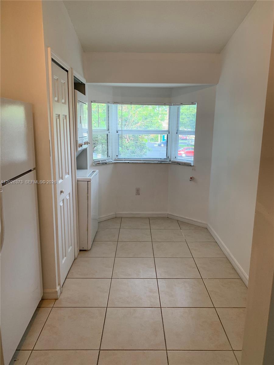 VENETIA GARDENS SOUTH CON - Residential Lease