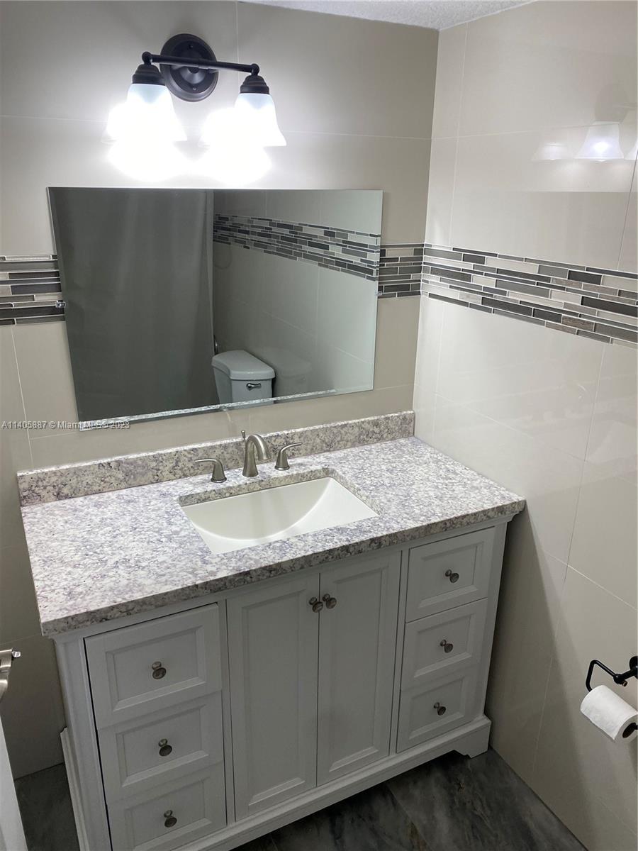 DESOTO PARK NORTH CONDO - Residential Lease