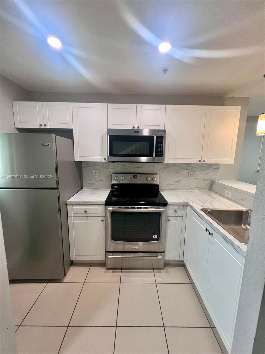HIGHLAND PARK CONDO - Residential Lease