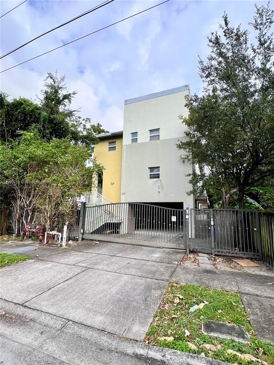 HIGHLAND PARK CONDO - Residential Lease