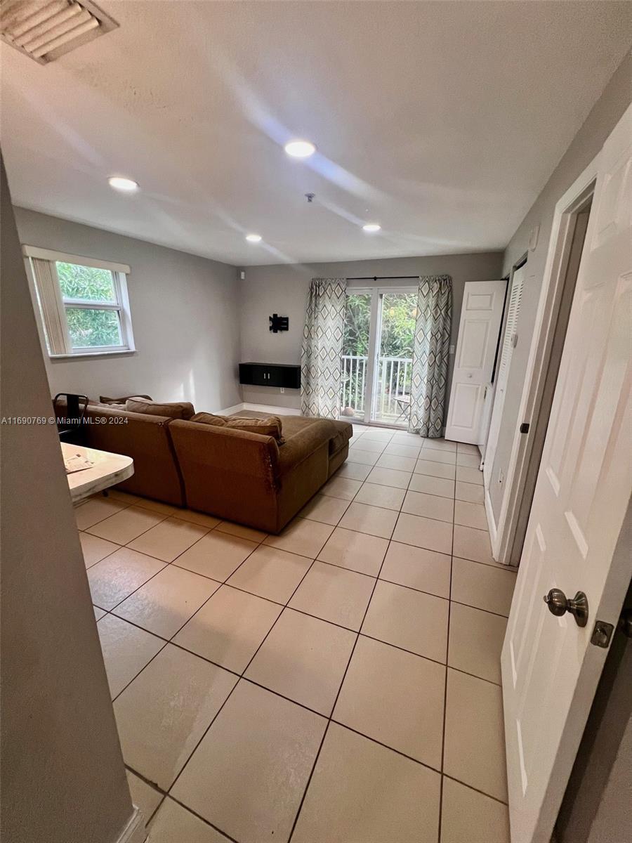 HIGHLAND PARK CONDO - Residential Lease
