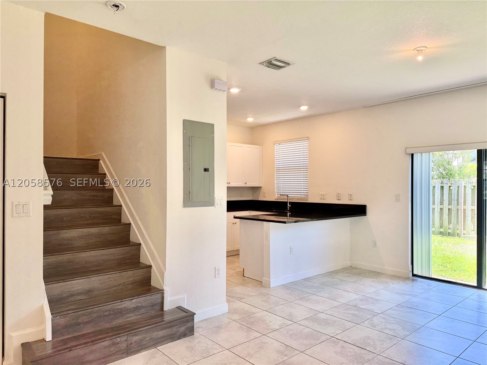 COCO PALM VILLAS - Residential