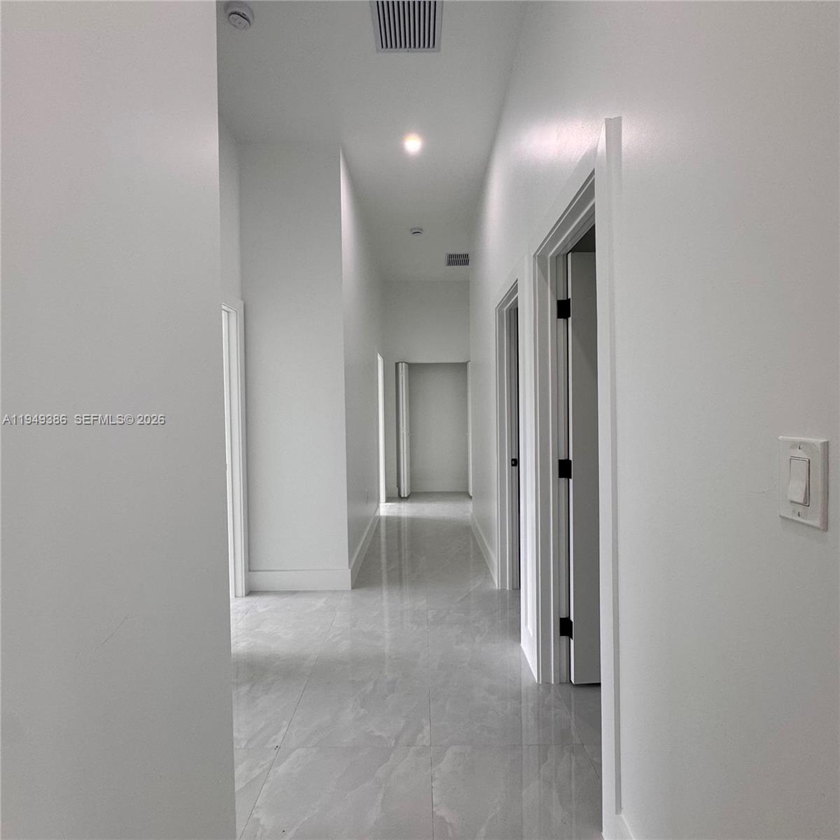 GOLDEN GATE EST U - Residential