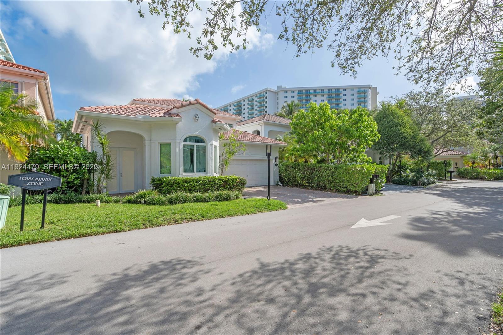 GOLDEN GATE ESTATES & MAR - Residential