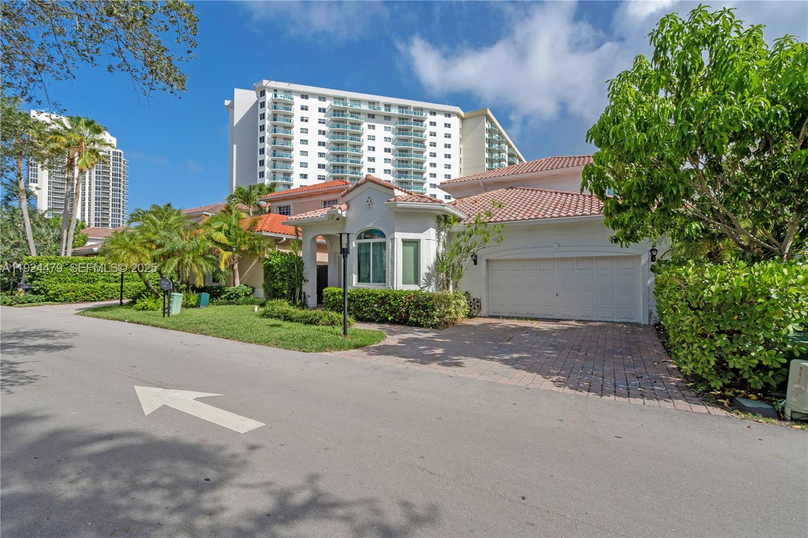 GOLDEN GATE ESTATES & MAR - Residential