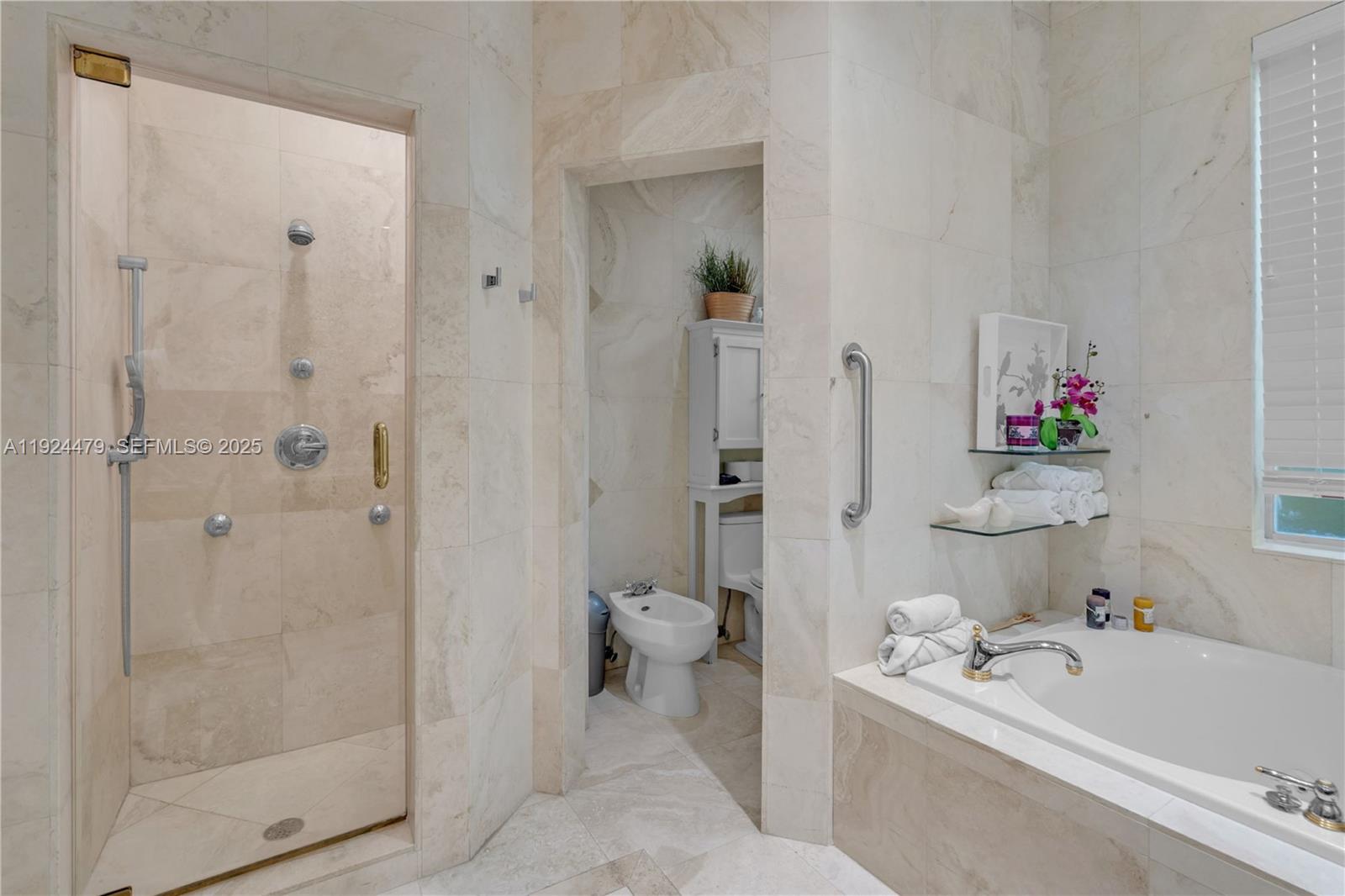 GOLDEN GATE ESTATES & MAR - Residential