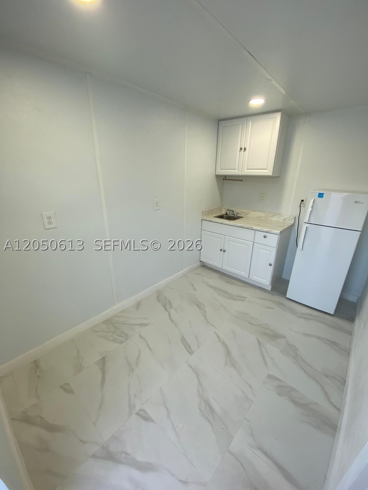 BANKERS SUB #1 - Residential Lease