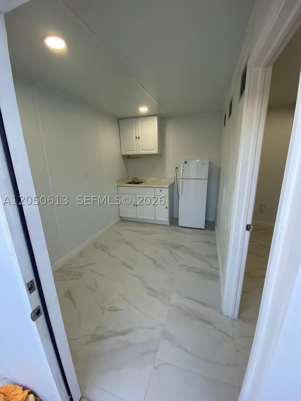 BANKERS SUB #1 - Residential Lease