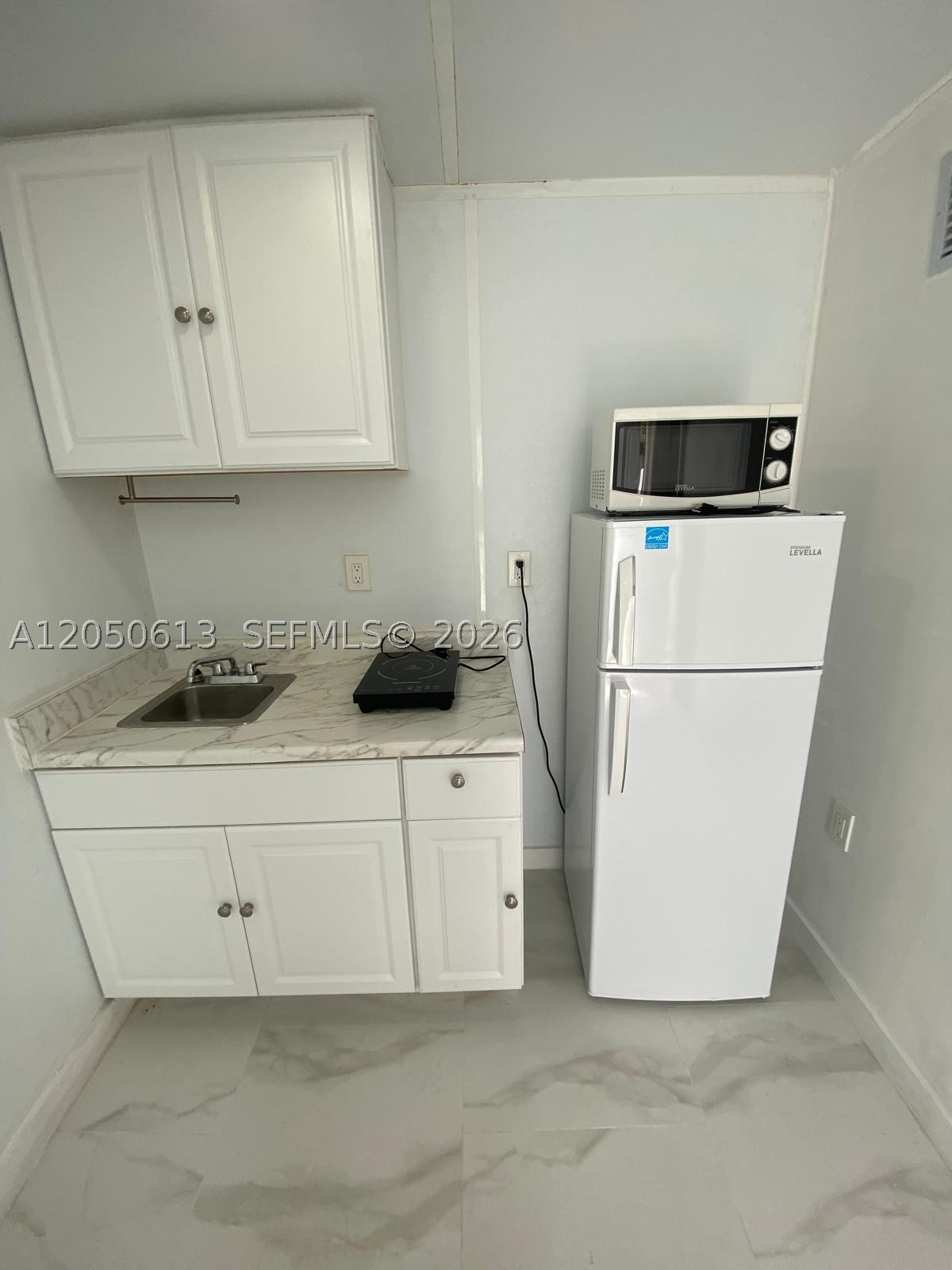 BANKERS SUB #1 - Residential Lease