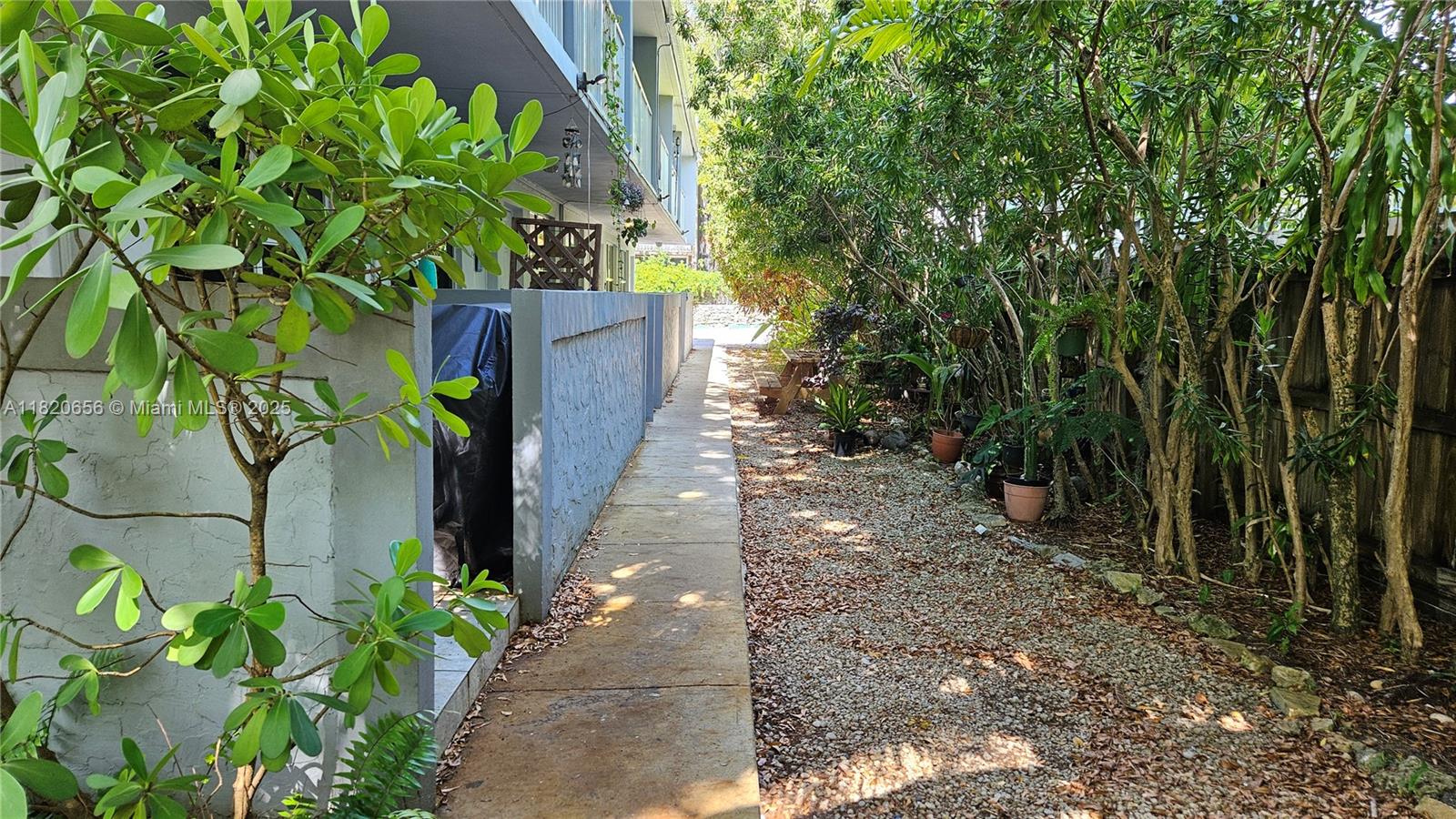 GROVE TOWNHOUSES CONDO - Residential
