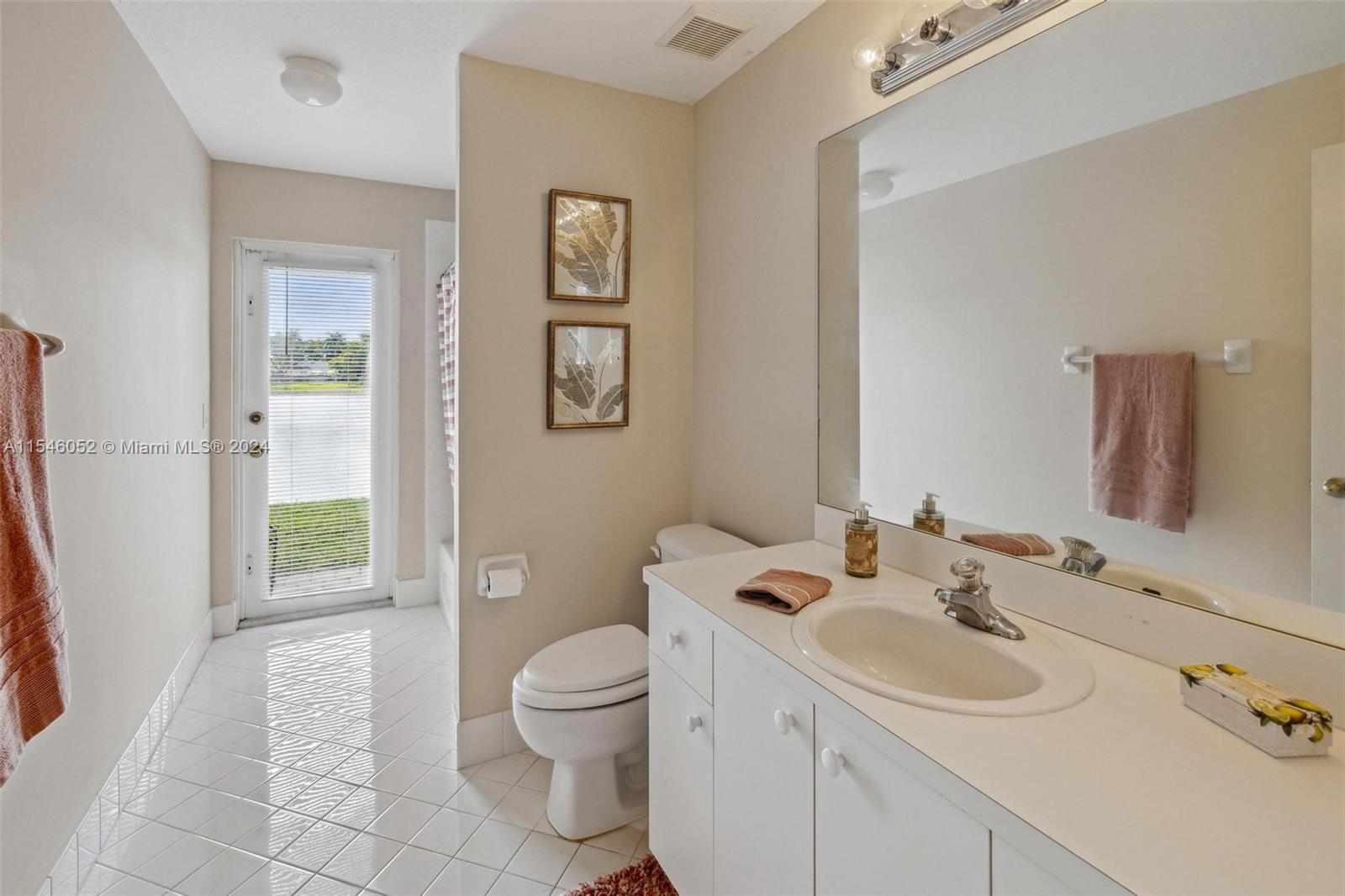 Lakes by the Bay Amber - Residential
