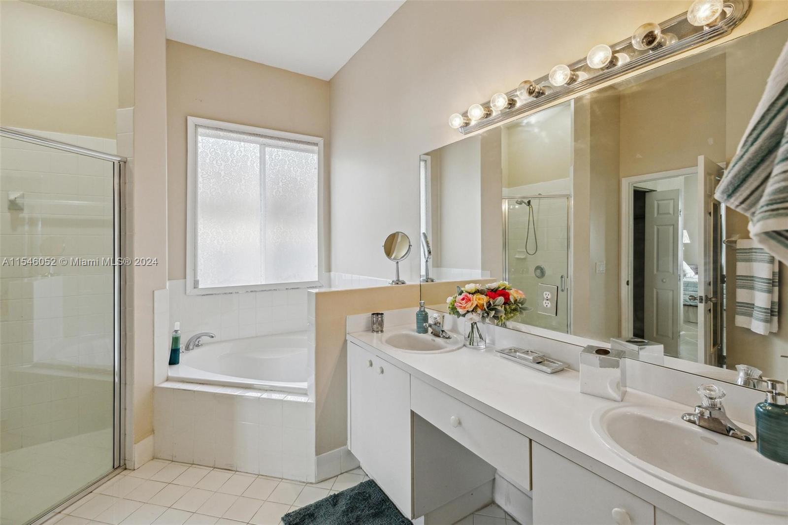 Lakes by the Bay Amber - Residential