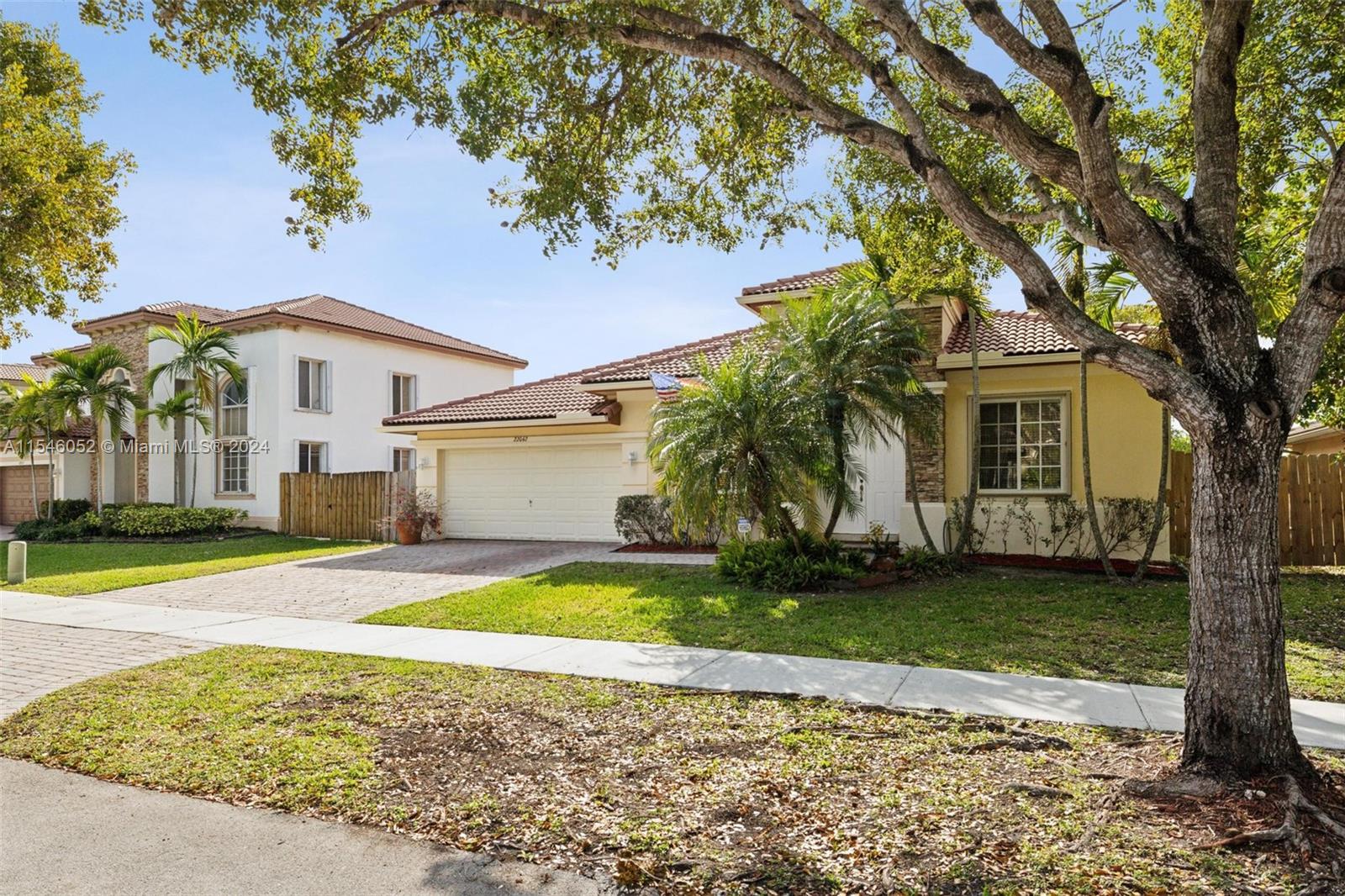 Lakes by the Bay Amber - Residential