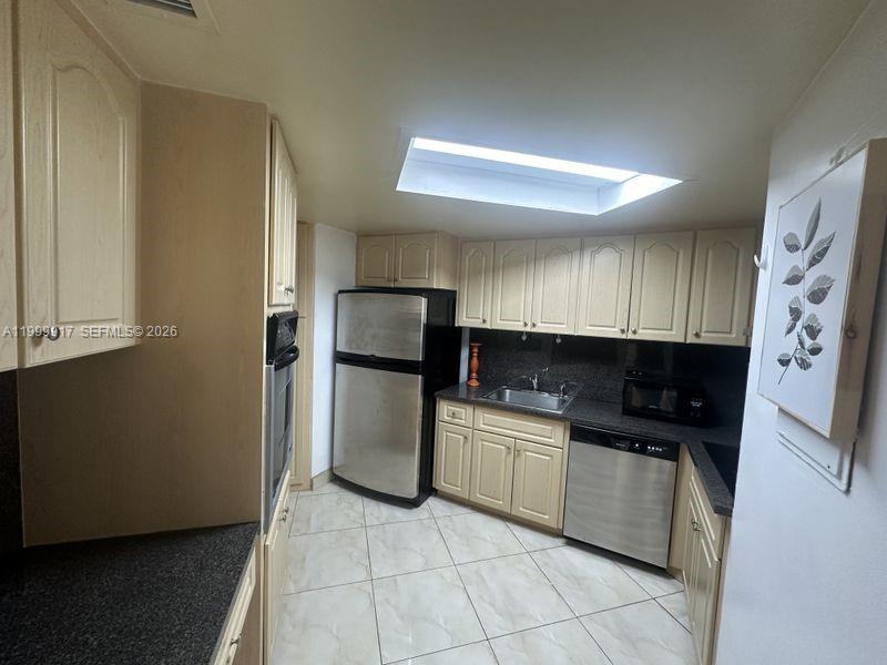 FOUR AMBASSADORS CONDO PH - Residential Lease