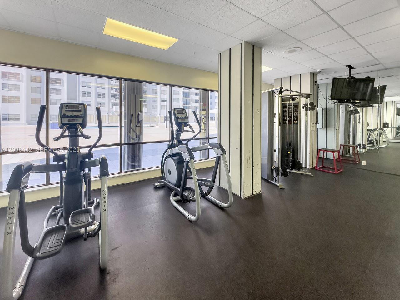 COMMODORE PLAZA CONDO - Residential