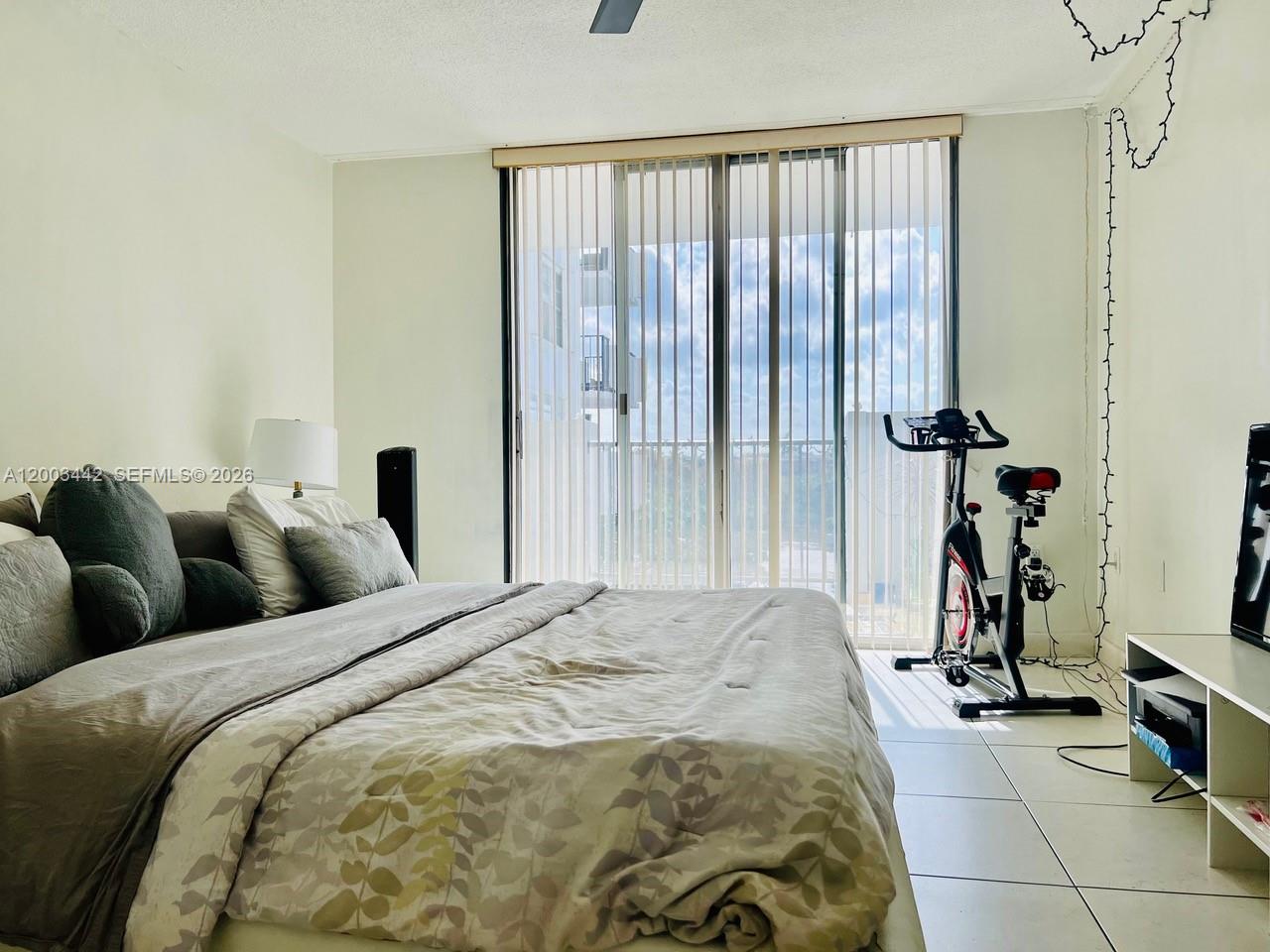 COMMODORE PLAZA CONDO - Residential
