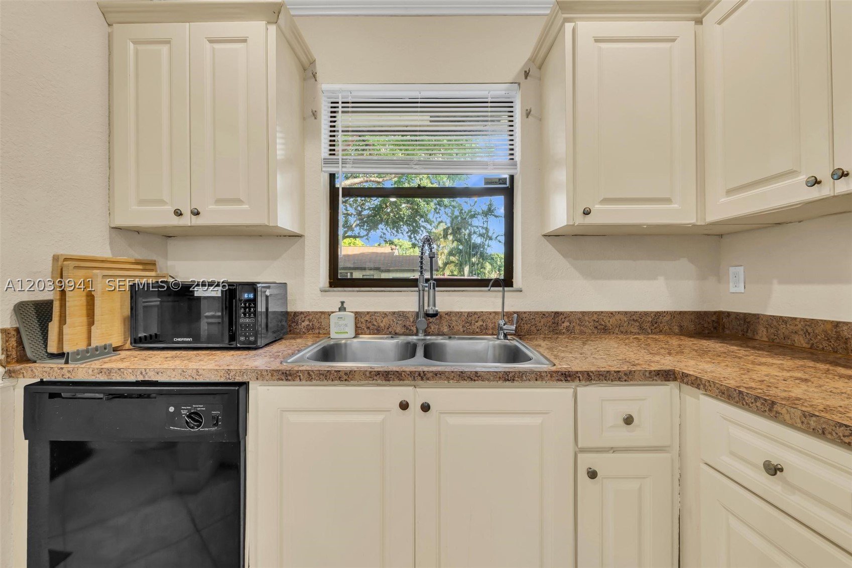 VENETIAN LAKES CONDO - Residential
