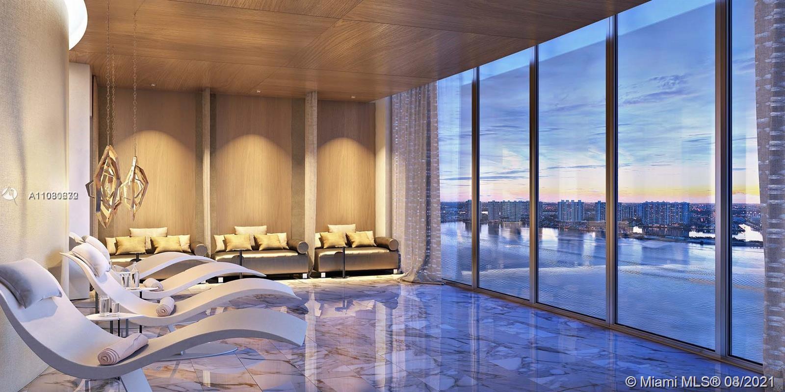TURNBERRY OCEAN CLUB - Residential