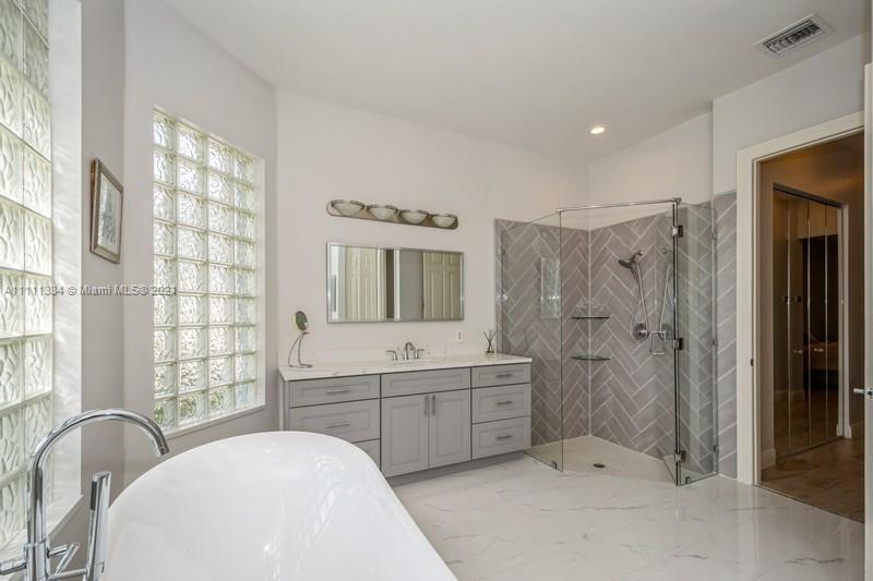 SUNSET LAKES PLAT ONE - Residential