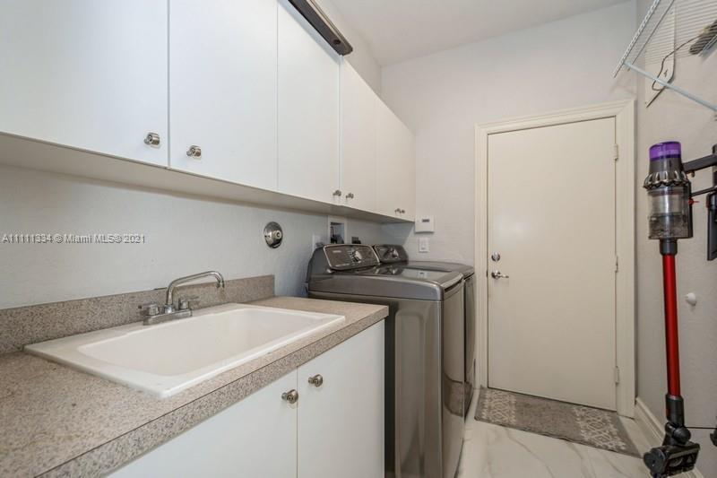 SUNSET LAKES PLAT ONE - Residential