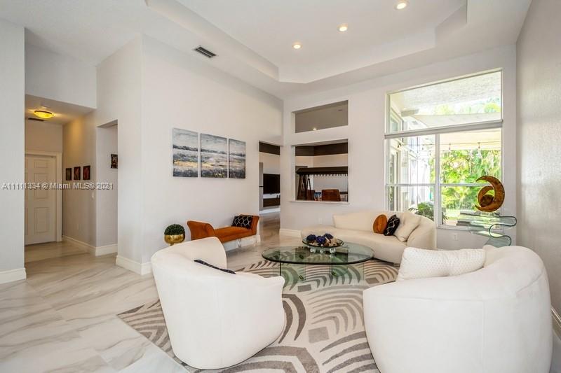 SUNSET LAKES PLAT ONE - Residential