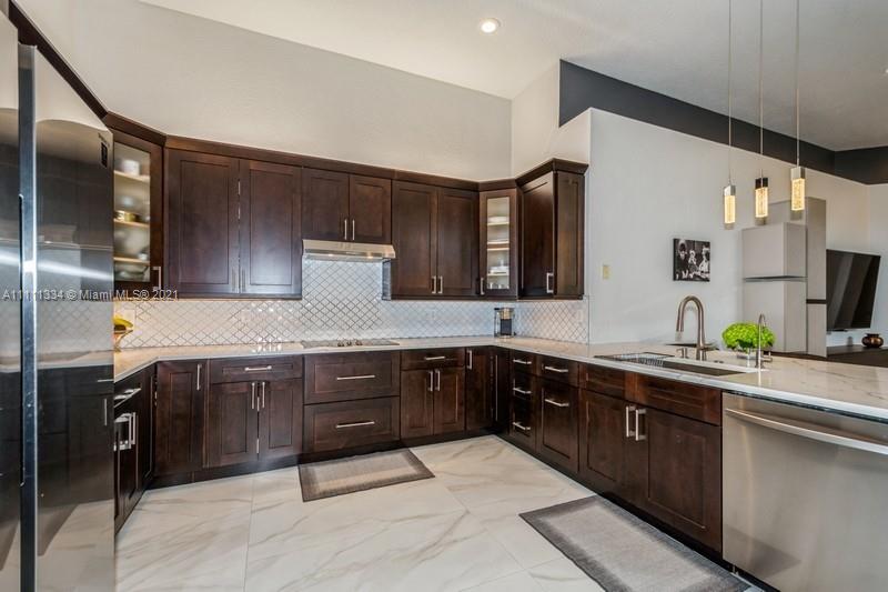 SUNSET LAKES PLAT ONE - Residential