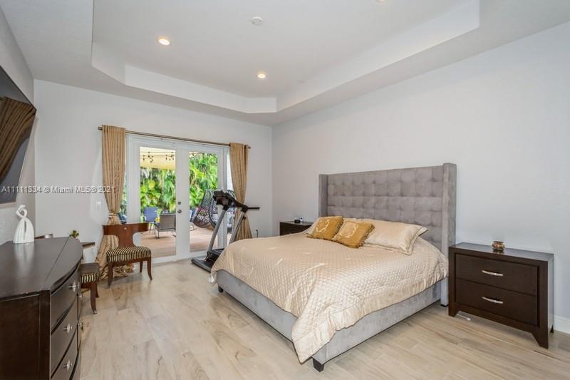 SUNSET LAKES PLAT ONE - Residential