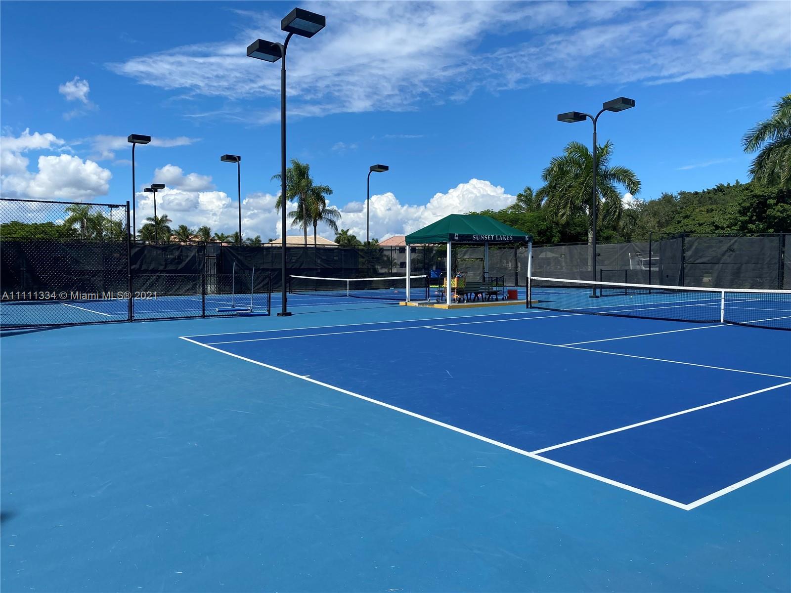 SUNSET LAKES PLAT ONE - Residential