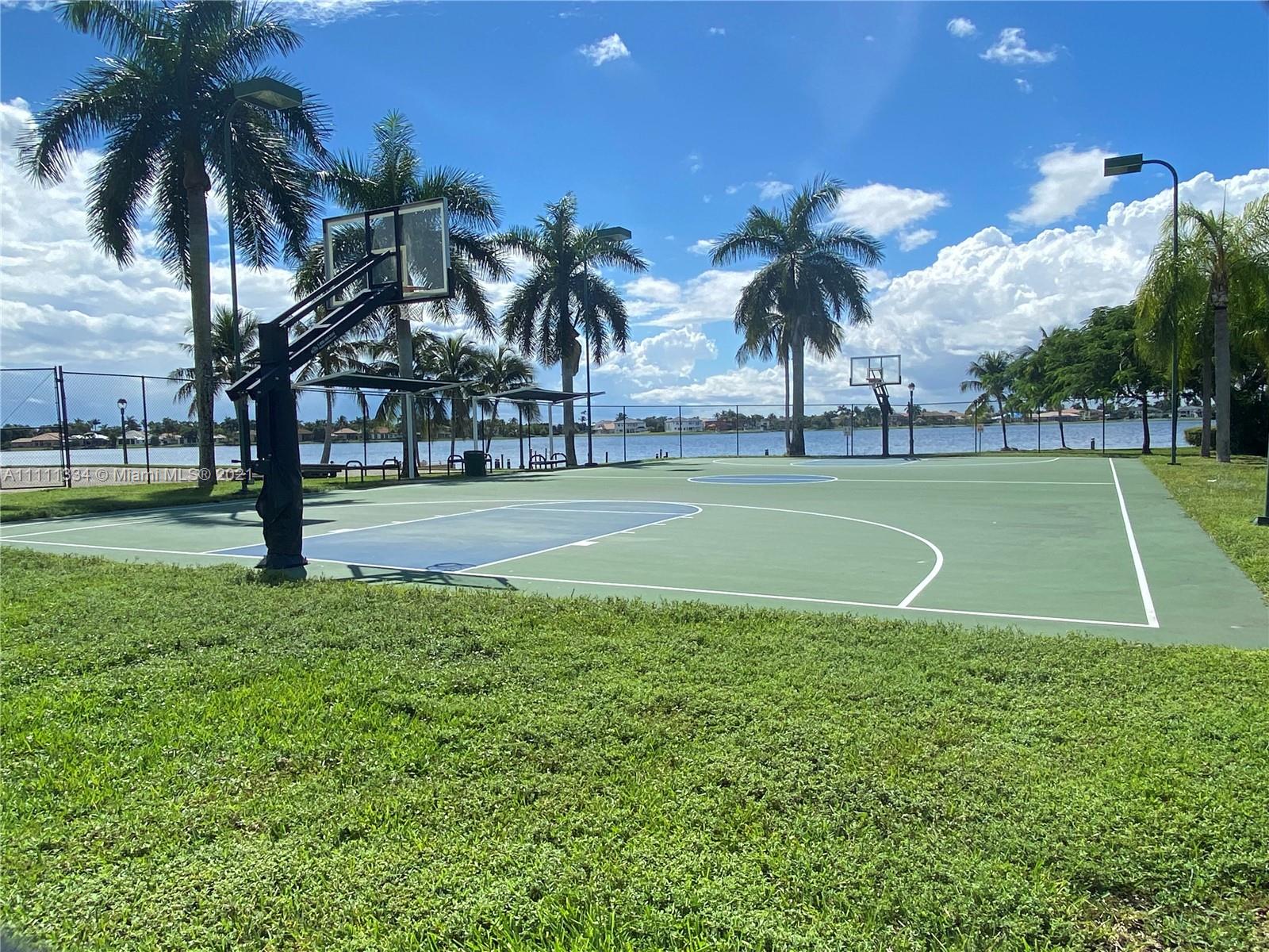 SUNSET LAKES PLAT ONE - Residential