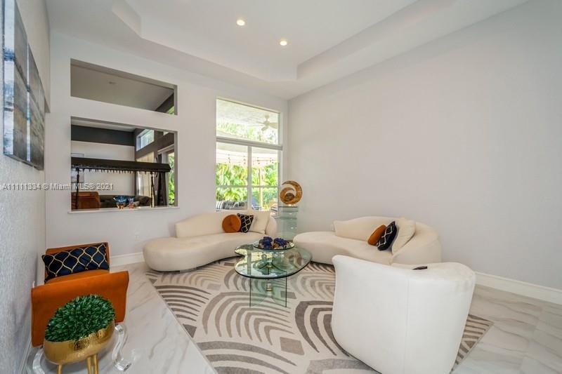 SUNSET LAKES PLAT ONE - Residential