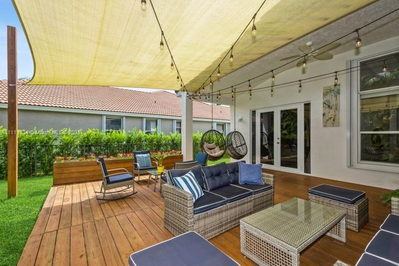 SUNSET LAKES PLAT ONE - Residential