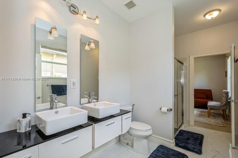 SUNSET LAKES PLAT ONE - Residential