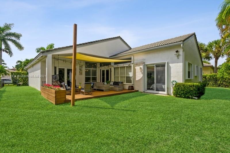 SUNSET LAKES PLAT ONE - Residential
