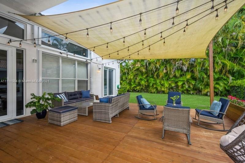 SUNSET LAKES PLAT ONE - Residential