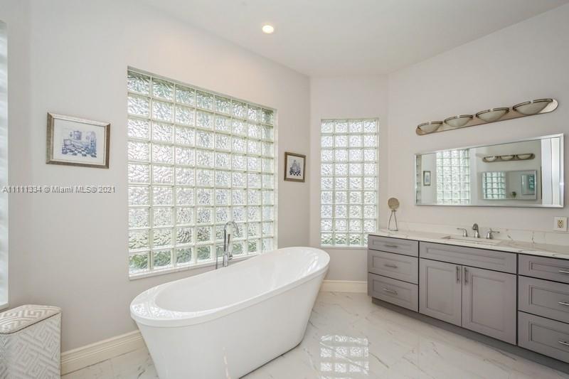 SUNSET LAKES PLAT ONE - Residential